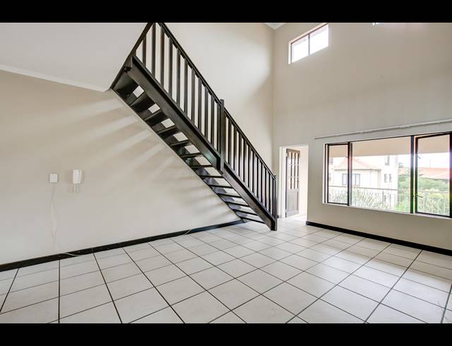 2 BEDROOM PENTHOUSE FOR SALE IN SUNNINGHILL